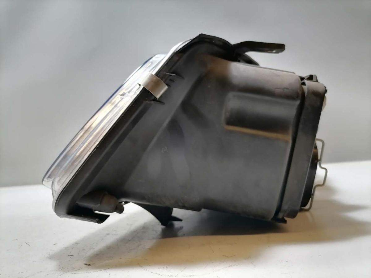 VW Bora original Scheinwerfer vorn rechts Halogen Bj.1998